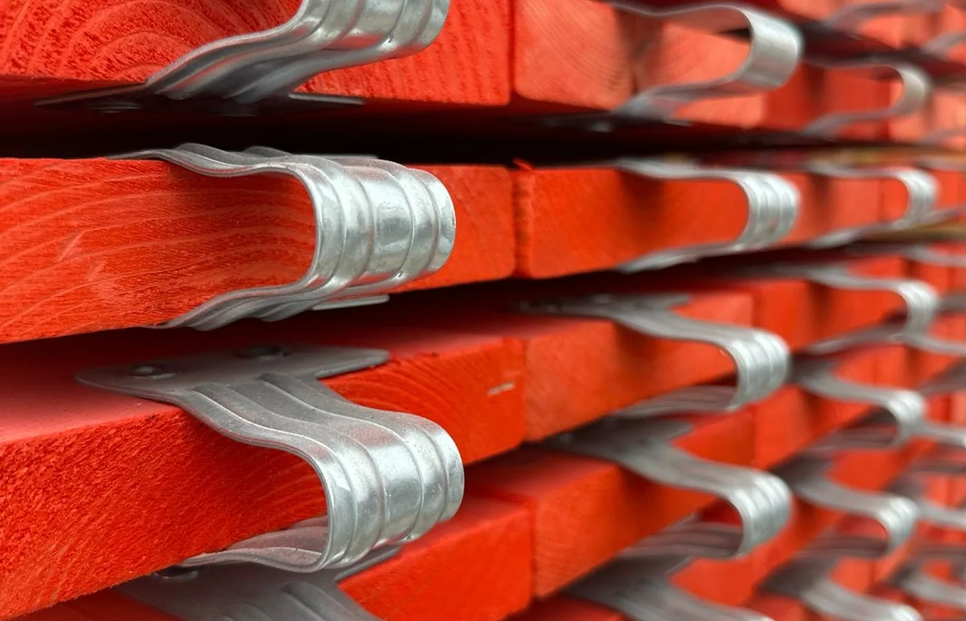 Produkcja desek burtowych z drewna świerkowego i sosnowego - własna fabryka IdeaTrade Żywiec